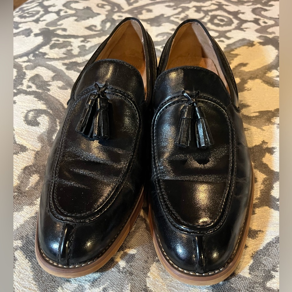 Beautiful Stacy Adams Black loafers worn once!